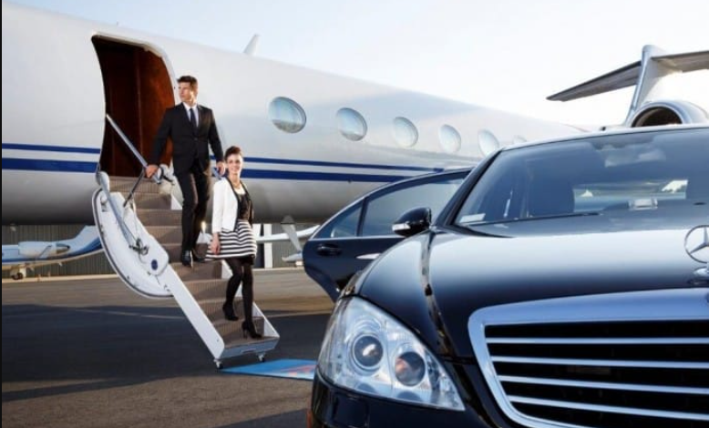5 Reasons Why Business Travelers Prefer Limousines Over Taxis